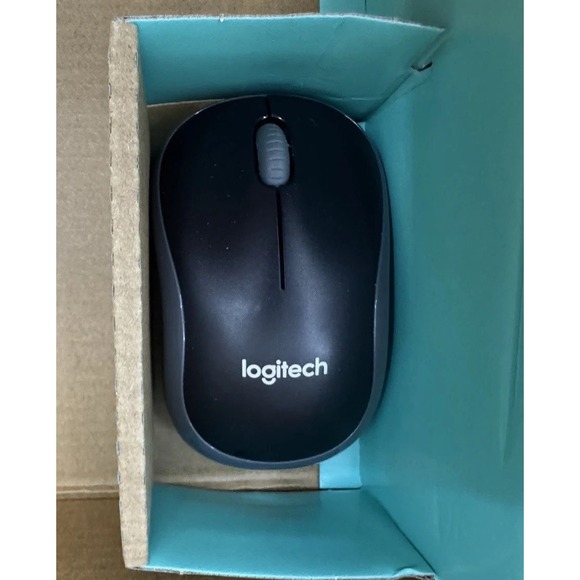 Logitech MK335 Wireless Keyboard and Mouse Combo - Picture 11 of 15